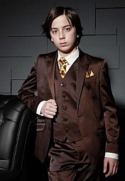 Chlapecký oblek Sergio hnědý